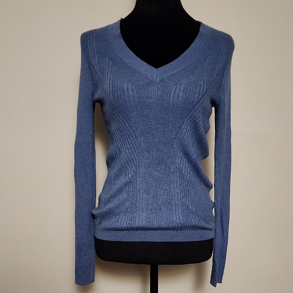 White House Black Market Blue Texture V-Neck Top Soft Stretch Fabric SM